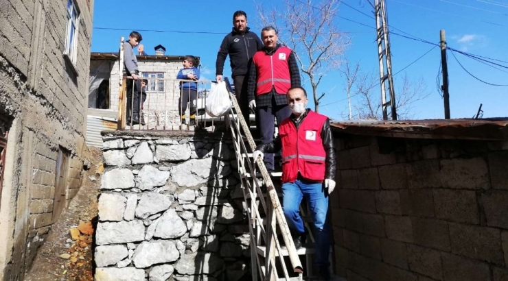 Kızılaydan Yaşlılara Destek