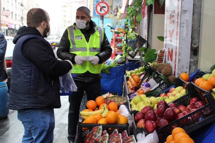 Bahçelievler’de Yaşlı Vatandaşlara Yardım Eli