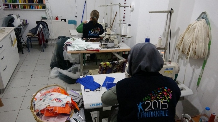 ’Korona’dan Psikolojik Olarak Etkilenen Çocuklar İçin Özel Baskı Maske Üretti