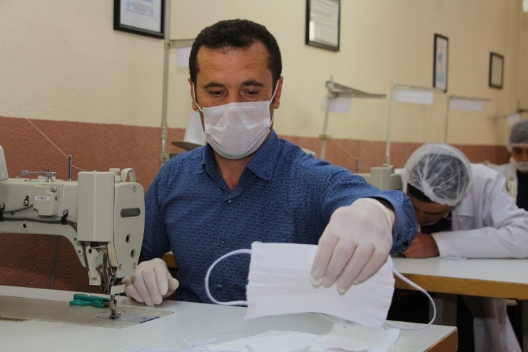 Maske Üretimine Bir Destek De Kula’dan