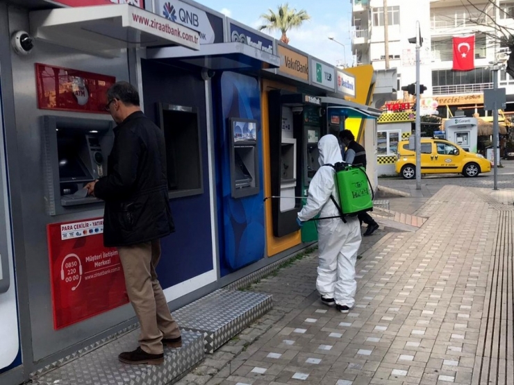 Muratpaşa’da Dezenfekte Çalışmaları Sürüyor