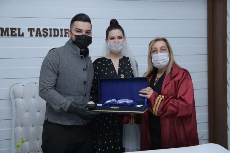 Nikahlar Maskeli Olarak Gerçekleştirilmeye Başlandı