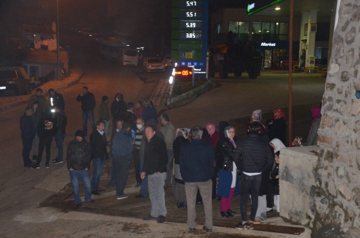 Eski Belediye Başkanı 2 Kişiyi Öldürüp, İntihara Teşebbüs Etti