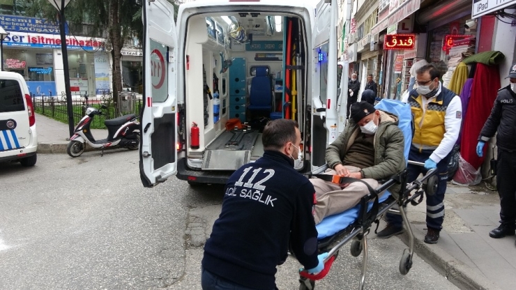 Yere Yığılan Şahsa, Virüs Korkusuyla Kimse Müdahale Edemedi