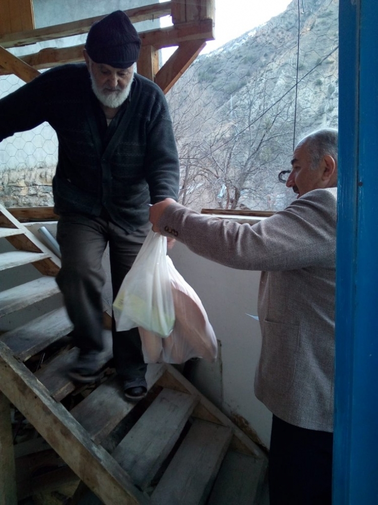 İspir Kaymakamlığı Yaşlı Vatandaşlar İçin Özel Ekip Oluşturdu