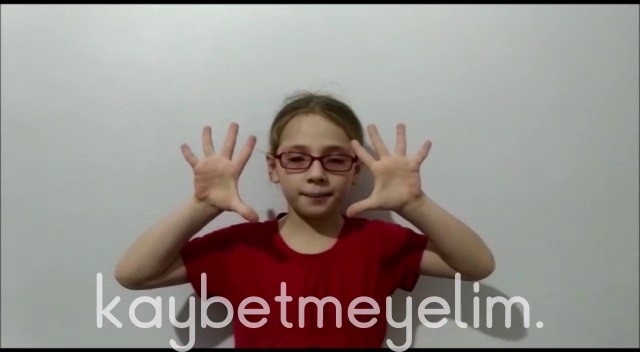 Öğrenciler İşaret Diliyle ‘Evde Kal Türkiye’ Videosu Hazırladı