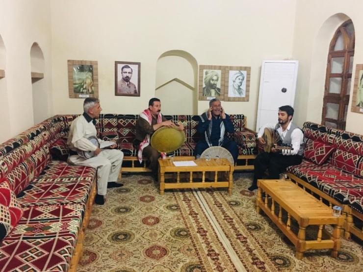 Cizre’de ’Evde Kal Müzik Dinle’ Etkinliği