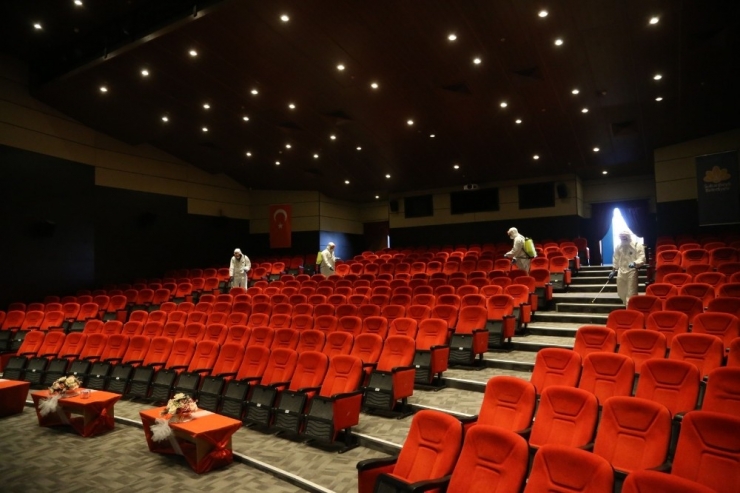 Sultanbeyli’de Korona Virüsle Mücadele Hız Kesmeden Sürüyor