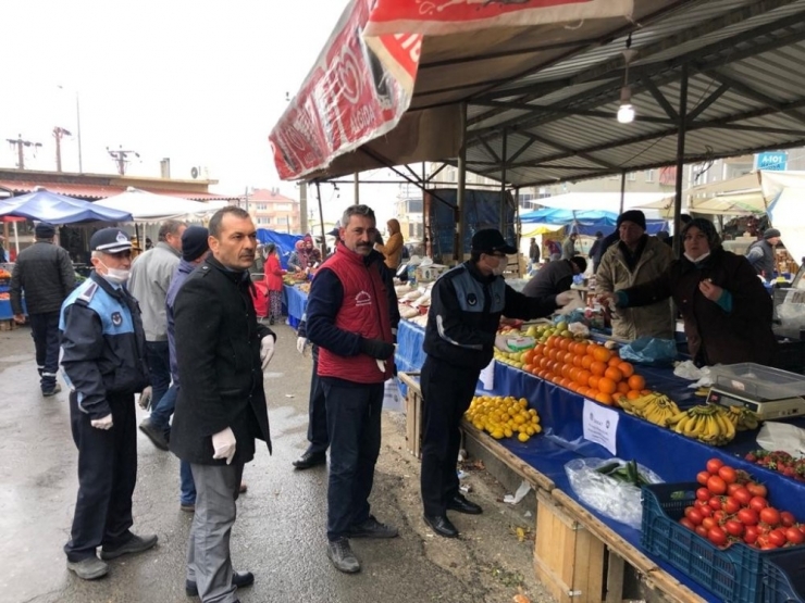 Malkara’da Zabıta Ekibi Maske Ve Eldiven Dağıttı