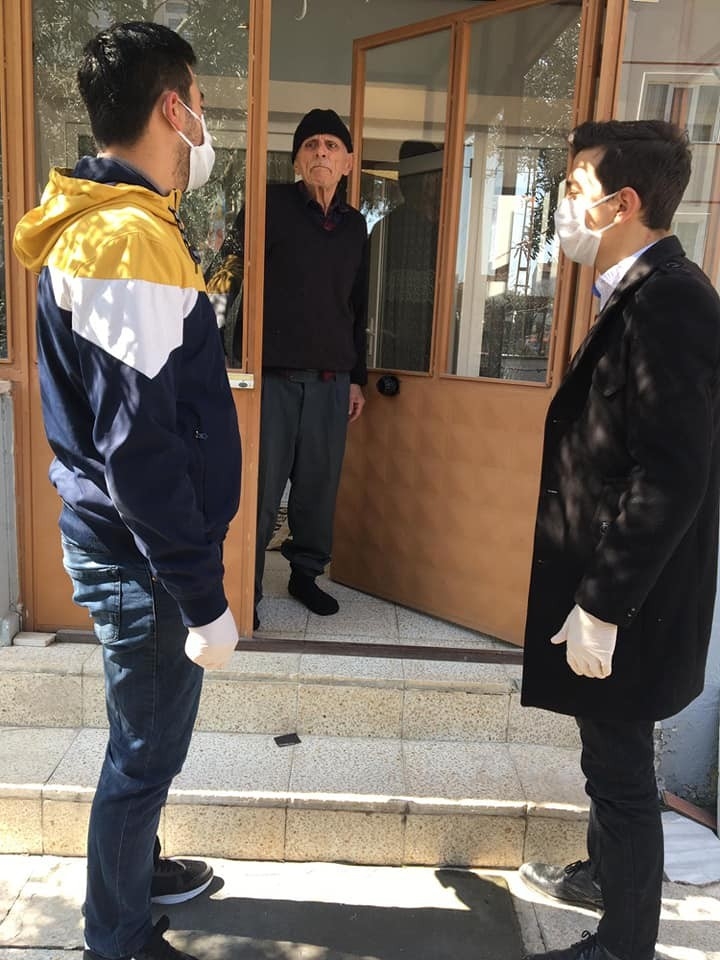 Vefalı Gençler, 65 Yaş Üstü Vatandaşların Yardımına Koştu