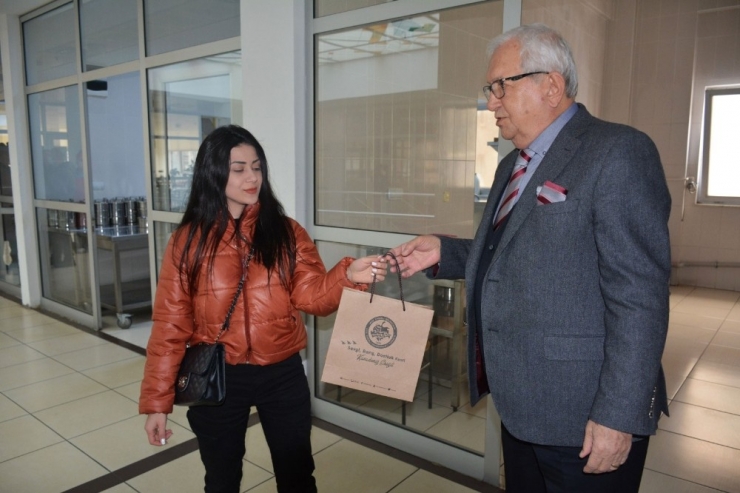 Posbıyık’tan Gazetecilere Virüsten Korunma Çantası