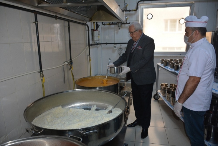 Kdz. Ereğli Belediyesi İhtiyaç Sahibi Evlere Yemek Dağıtıyor