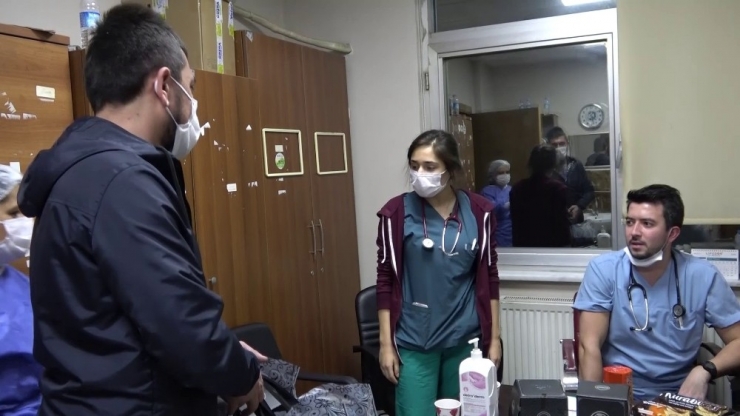 Sağlık Çalışanlarına Moral İçin 250 Adet Pastayı Ücretsiz Dağıttı