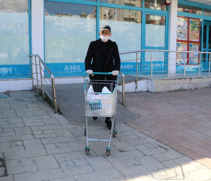 Yardımseverden Yaşlılara Askıda Erzak