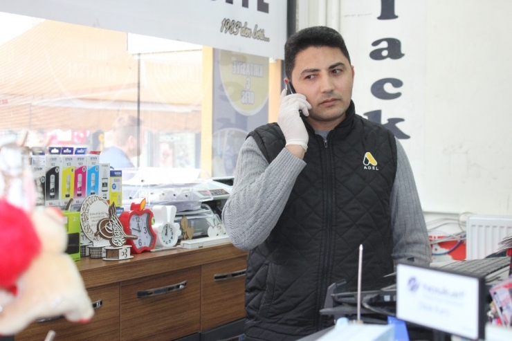 Korona Nedeniyle Evden Çıkamayan Çocuklara Oyun Gurubu Ve Oyuncak Hizmeti