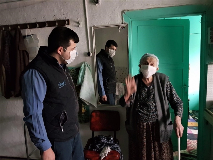 Ak Gençlik’ten Komşuluk Seferberliği