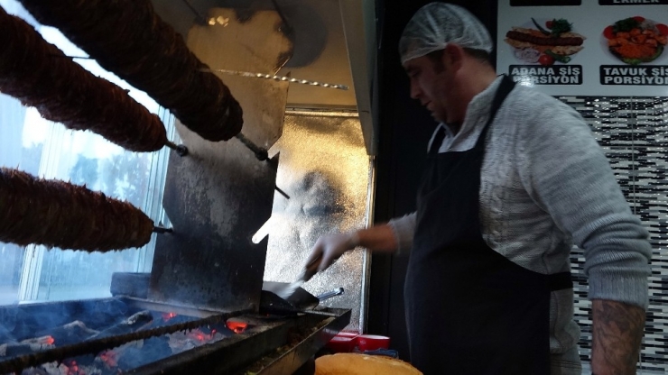 Kokoreççiden Kamu Personeline Destek