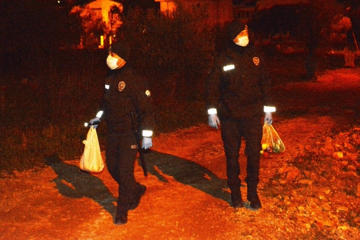 Ayvalık’ta Öznur Teyze’nin Yardımına Gece Bekçileri Koştu