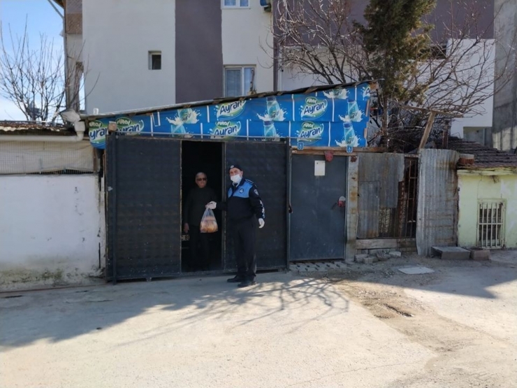 Boyabat Belediyesi Ekipleri Yaşlılara Yardım Elini Uzattı