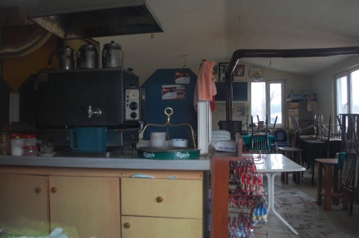 Büfeden 13 Kasa Bira Çaldılar