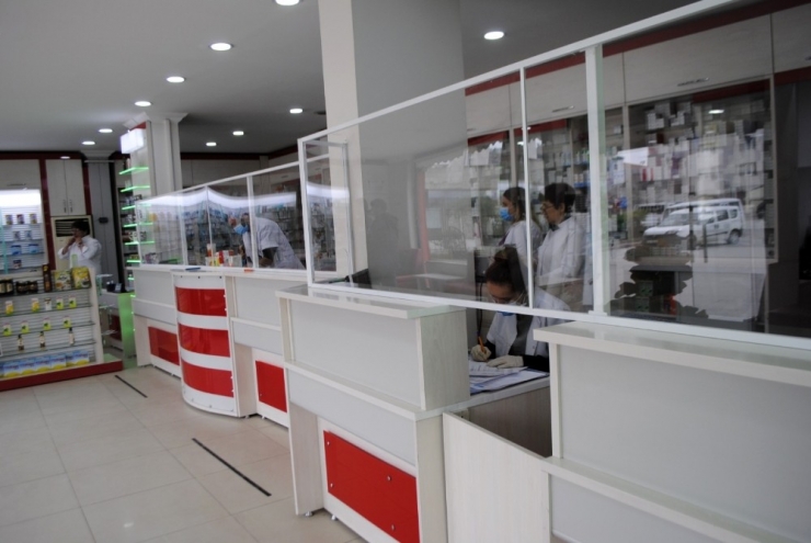 Eczanelerde Korona Tedbiri