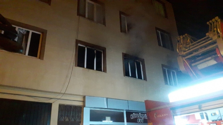 Bursa’da Yangın Mahalleliyi Sokağa Döktü