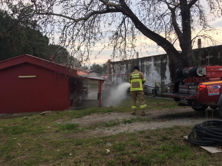 Edremit’te Dezenfekte Çalışmaları Aralıksız Sürüyor