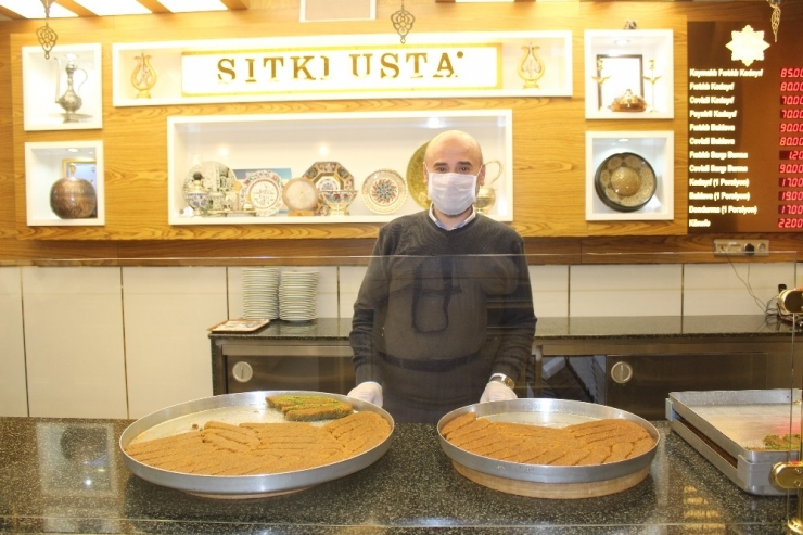 Kadayıfçı Sıtkı Ustadan ‘Evlere Servis’ Hizmeti