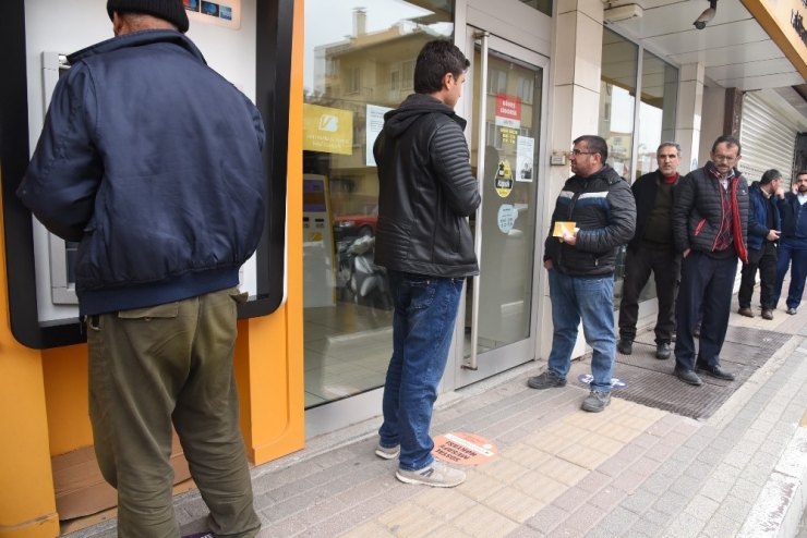 Dursunbey’de Sosyal Mesafe Noktası Uygulaması