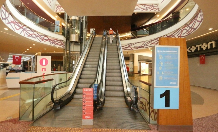 Büyükşehir Kenti 7/24 Dezenfekte Ediyor