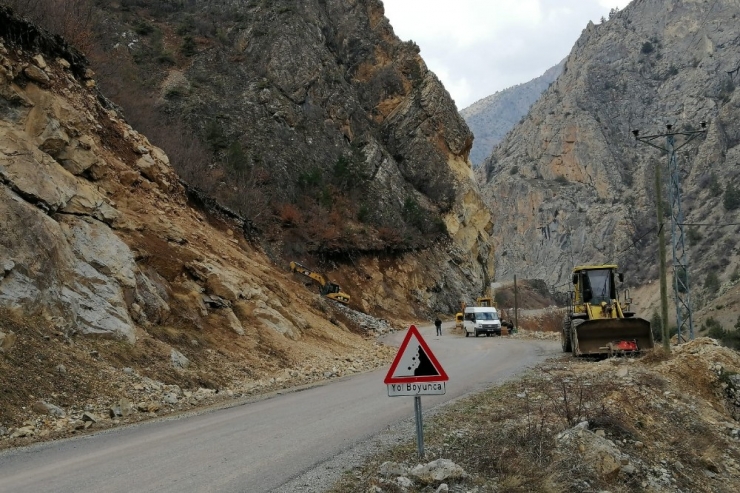 Gümüşhane’de Ekipler Mart Ayında Karla Mücadele Yapıyor