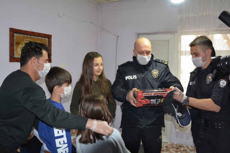 Hakkari Polisi Uyarmaya Devam Ediyor