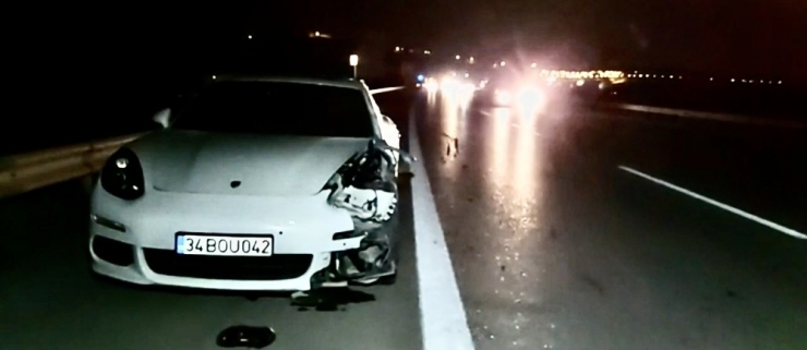 Bursa-izmir-istanbul Otoyolu’nda Feci Kaza