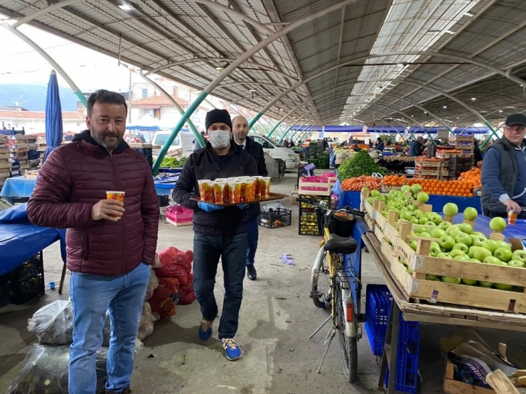 Pazarcı Esnafına Usta’nın Elinden Tarhana Çorbası