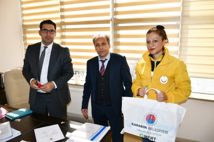 Belediyeden Sağlık Müdürlüğüne Malzeme Desteği