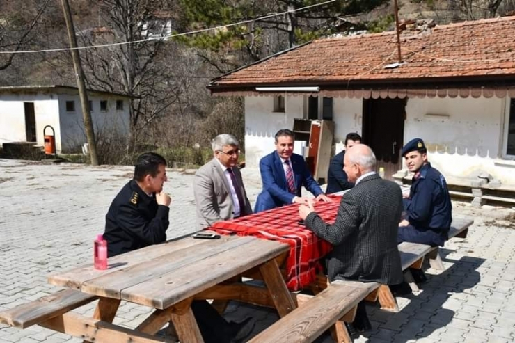 Vali Gürel, Köylüleri Koronavirüse Karşı Bilgilendirdi