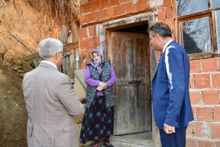 Vali Gürel, Köylüleri Koronavirüse Karşı Bilgilendirdi