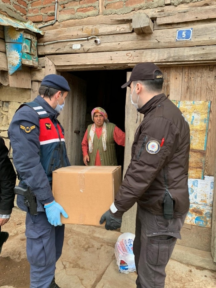 Tarihi Kentte Yaşlıların İhtiyaçları Karşılanmaya Devam Ediyor