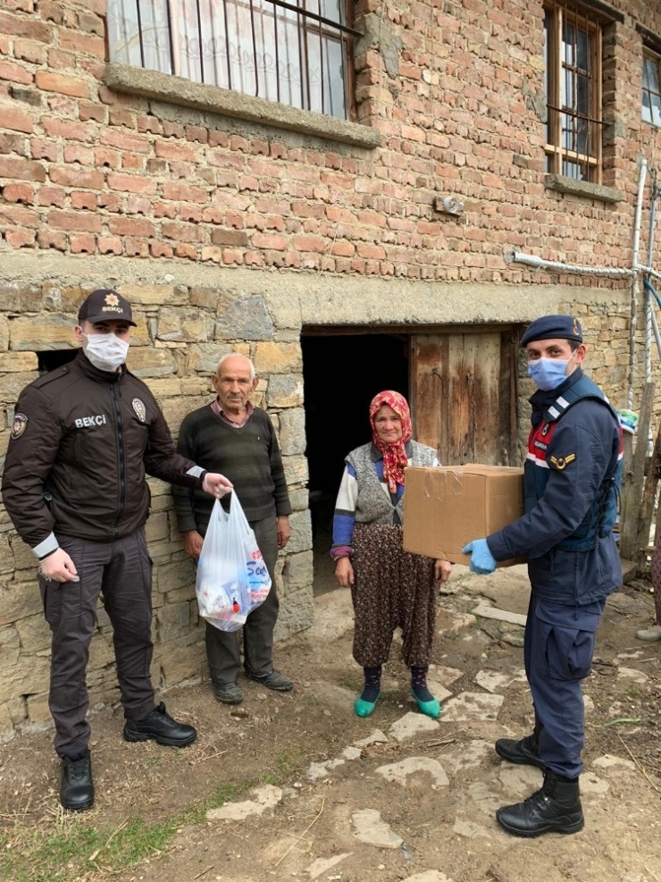 Tarihi Kentte Yaşlıların İhtiyaçları Karşılanmaya Devam Ediyor