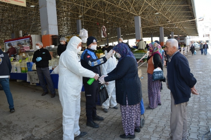 Korkuteli Pazarında Korona Virüs Önlemi