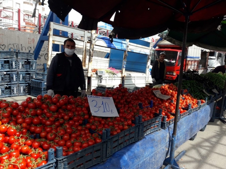 Develi’de Pazarcılar Da Hijyene Dikkat Ediyor