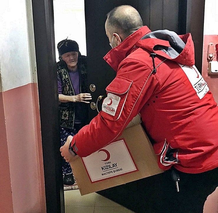 Maltepe Vefa Sosyal Destek Grubu Yaşlıların Taleplerini Karşılıyor