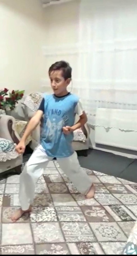 Melmek Sporcularından ’Evde Kal’ Çağrısı