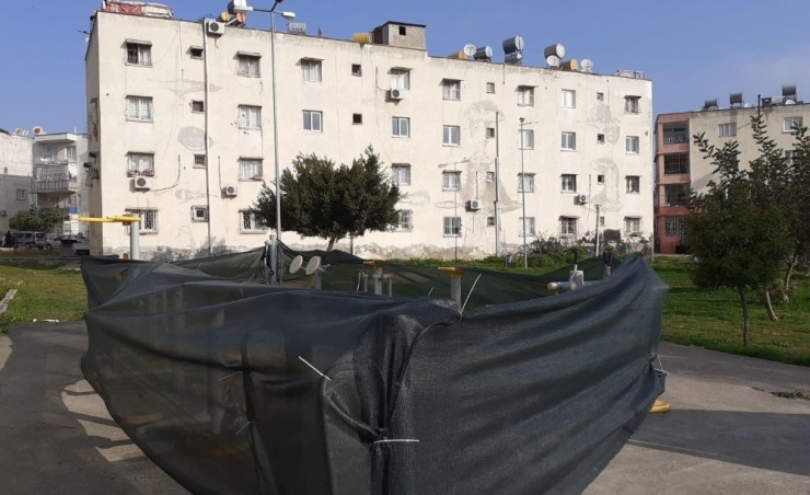 Toroslar’da Park Ve Oyun Alanları Dezenfekte Edilerek Kullanıma Kapatıldı