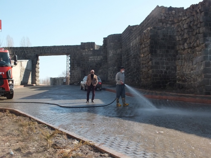 Malazgirt’te Korona Virüsüne Karşı Temizlik Çalışması