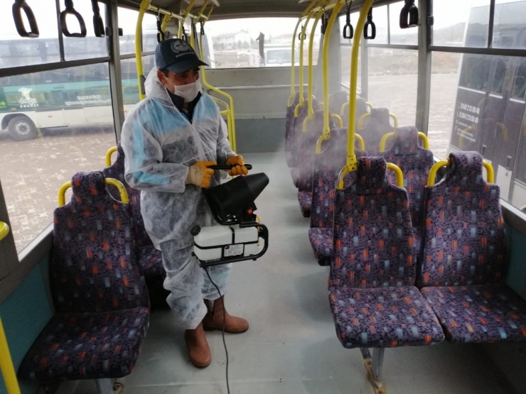 Toplu Taşıma Araçları Ve Duraklar Virüslere Karşı İlaçlanıyor