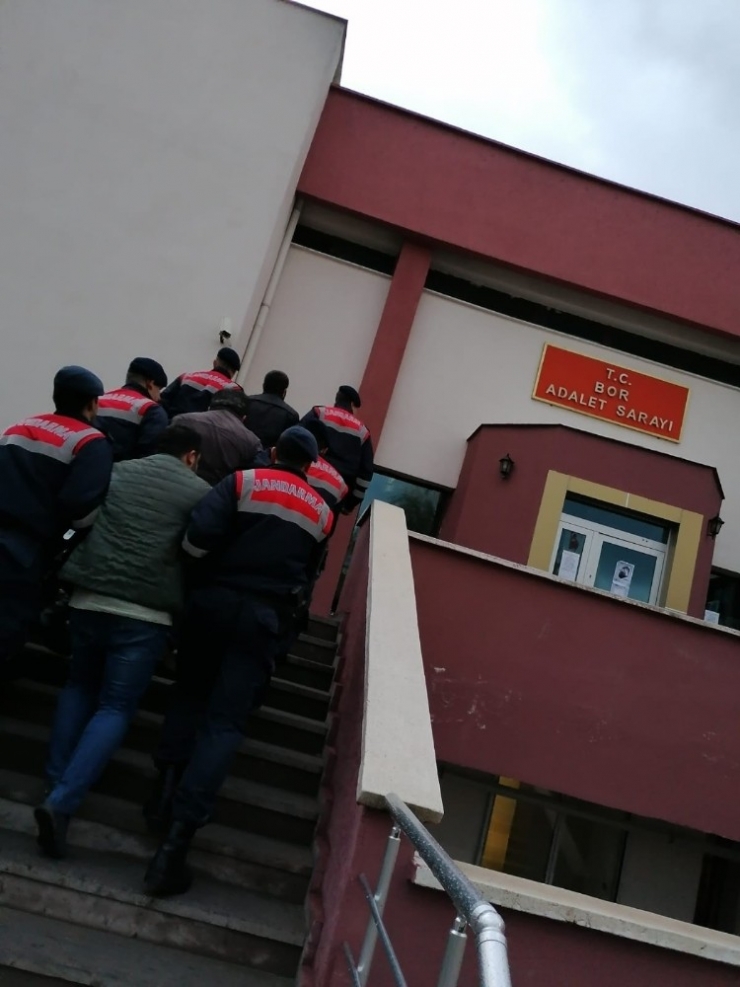 Botaş Boru Hattını Delerek Akaryakıt Çalan 3 Kişi Tutuklandı