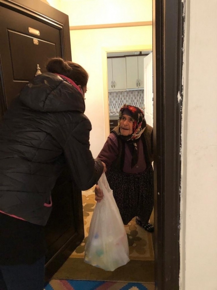 Halk Market’ten 60 Yaş Ve Üstüne Eve Teslim Hizmeti