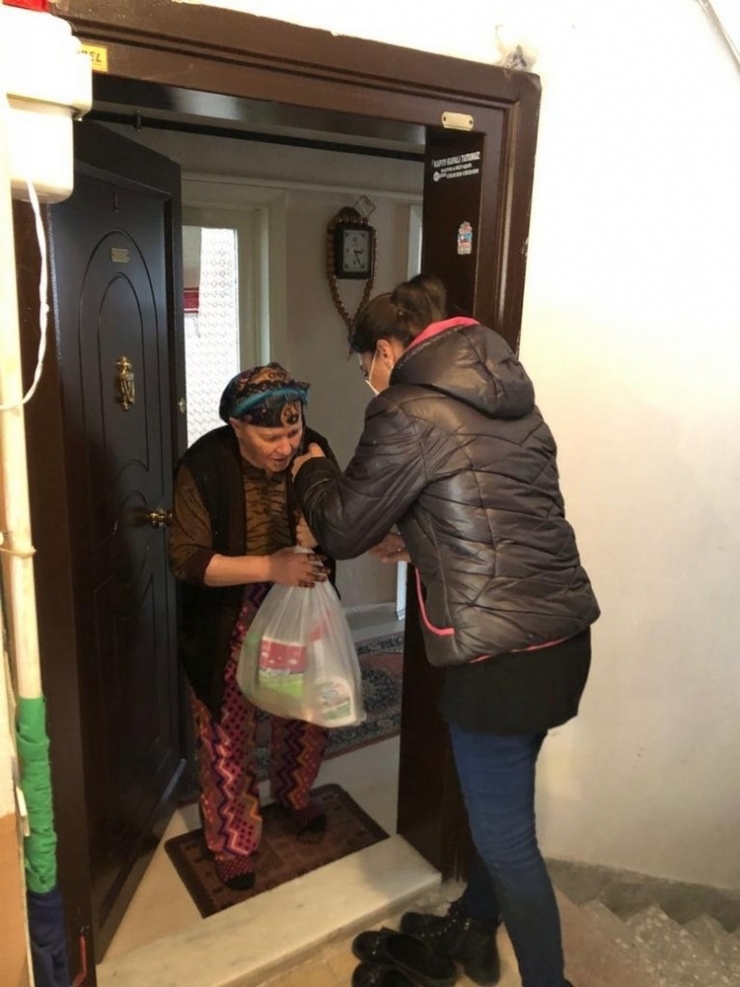 Halk Market’ten 60 Yaş Ve Üstüne Eve Teslim Hizmeti