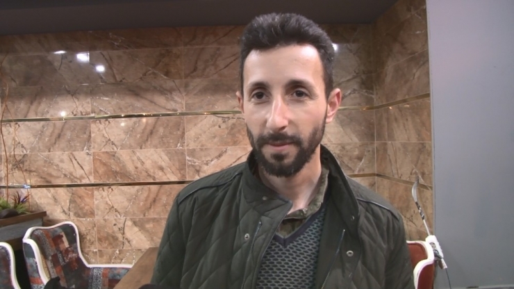 Vatandaşlar Korkunca Tabeladaki ’Vosvosları’ Sökmek Zorunda Kaldı